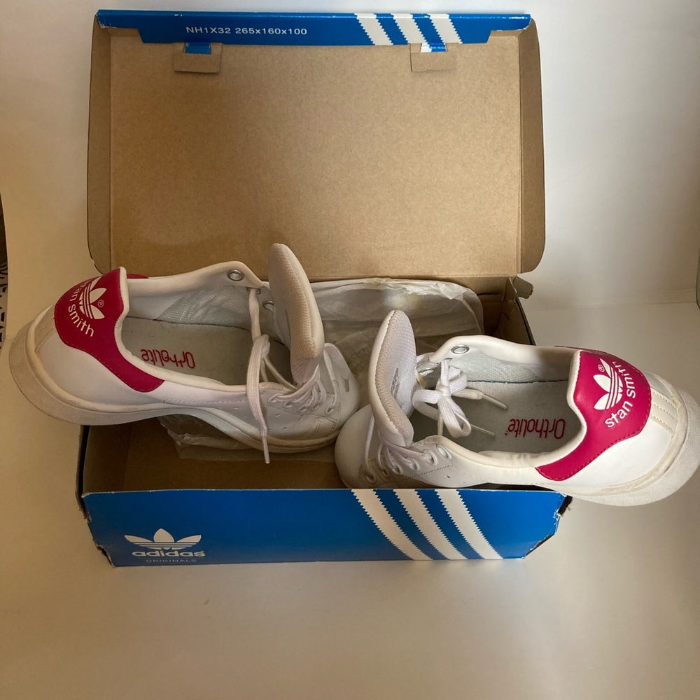 Adidas - EUC - Stan Smith - Size 3 1/2